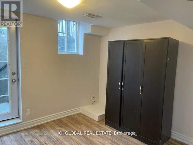 Building Photo - 29 Nobbs Dr