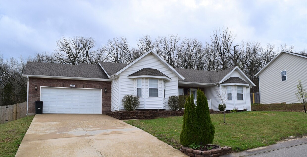 Primary Photo - Located in the popular Woodland Hills Subd...