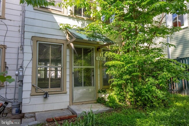 Foto del edificio - 304 W German St