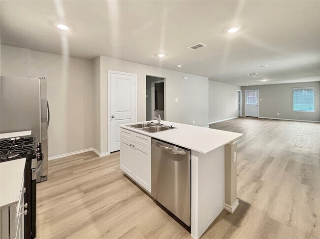 Foto del edificio - 5544 Flannel Ln