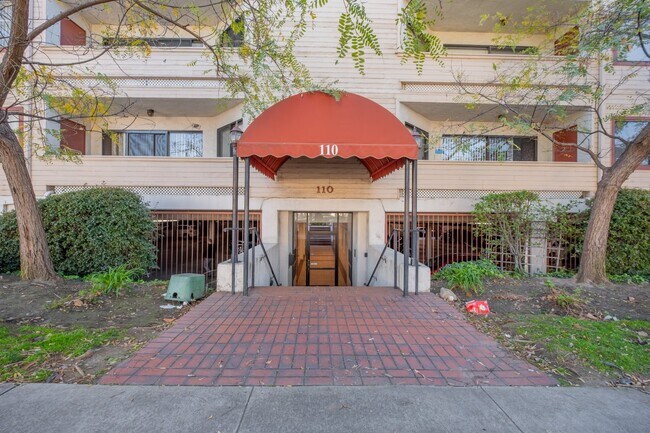 Building Photo - 110 N Everett St