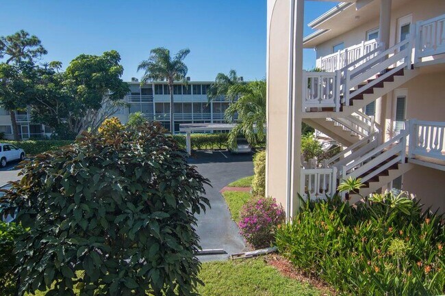 Foto del edificio - 2615 Garden Dr N