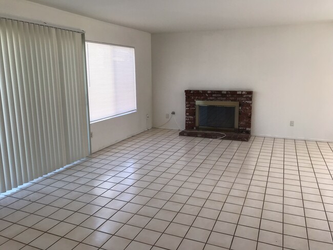 Foto del edificio - 4bd 3ba Charming Home For Rent!