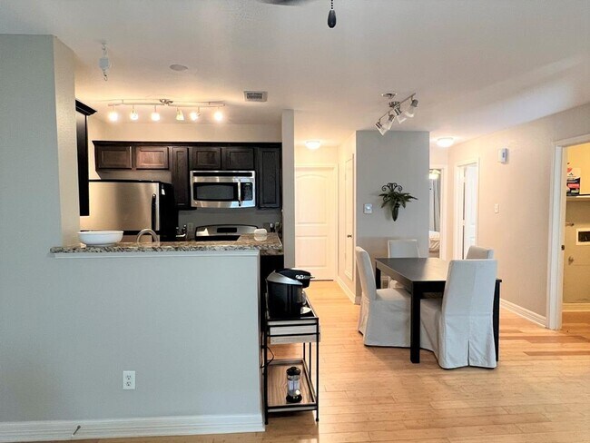 Foto del edificio - 1307 Norwalk Ln