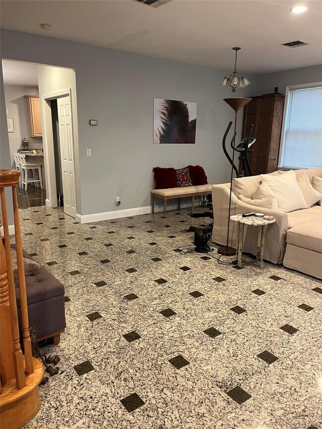 Foto del edificio - 7809 Shore Rd