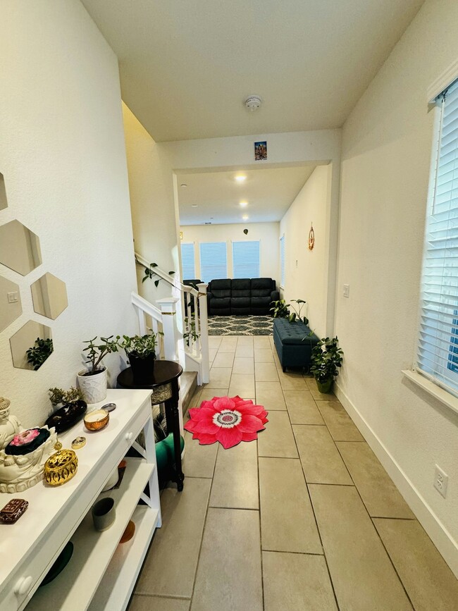 Foto del edificio - 1715 Tierra Ct