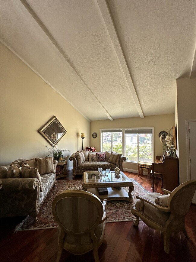 Building Photo - 64 Monticello