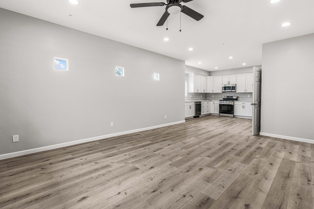 Foto principal - 2088 Kearney Ave