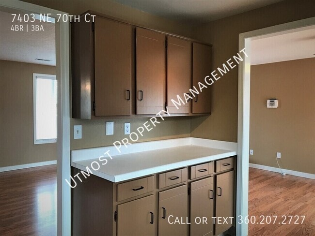 Building Photo - 7403 NE 70th Ct