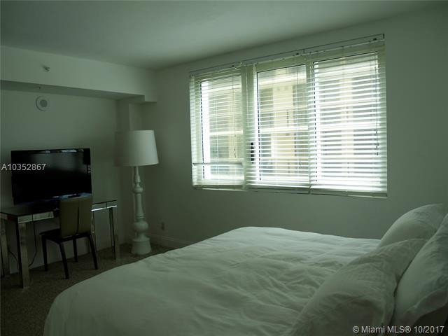 Building Photo - 9499 Collins Ave