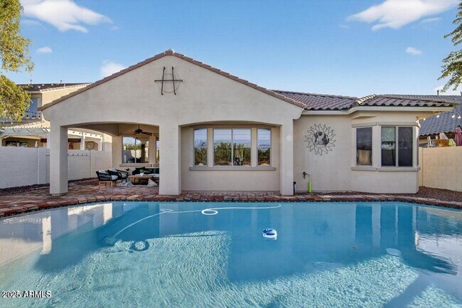 Foto del edificio - 17564 W Verdin Rd