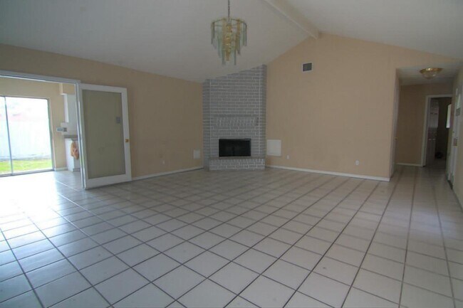 Building Photo - 12722 Le Chateaux Dr
