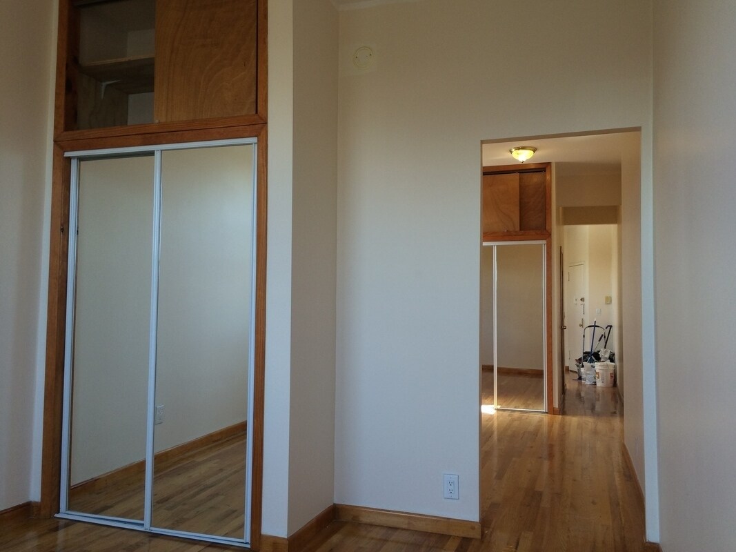 Building Photo - 256 2nd Ave