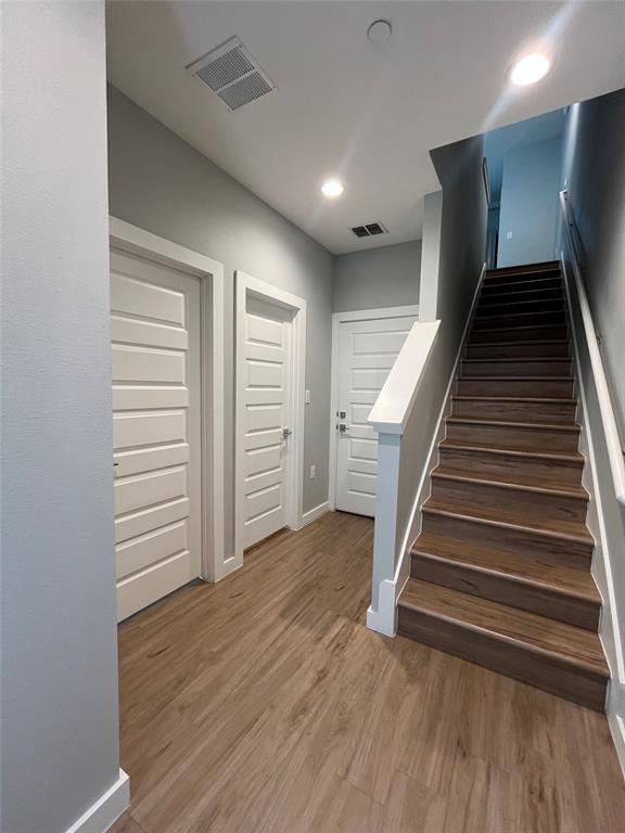 Building Photo - 301 Promenade Ct