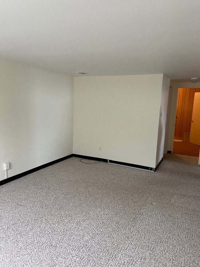 Building Photo - 11110 Glenn Dr
