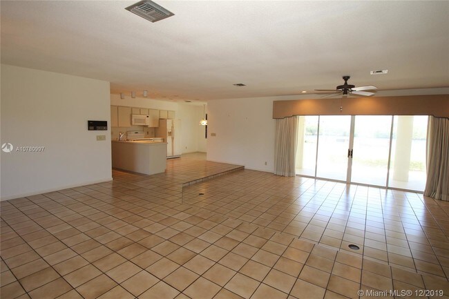 Building Photo - 8547 SE Merritt Way