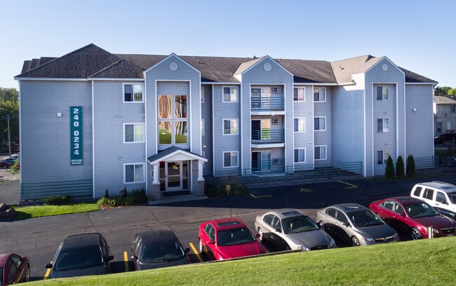 WELCOMING architectural design - CHARLAMAIN - Exceptional Living By SCSU