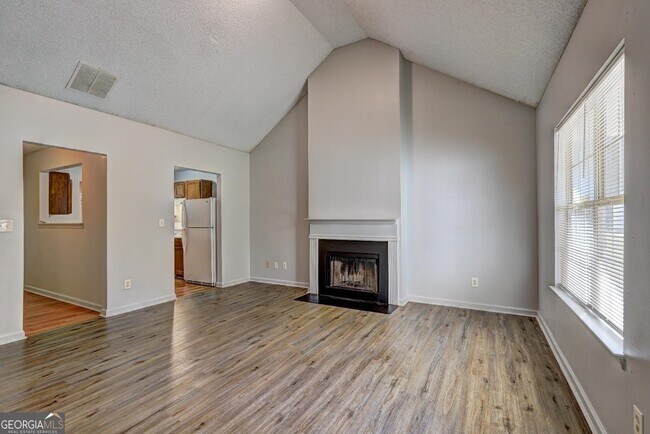 Building Photo - 1736 Park Cir