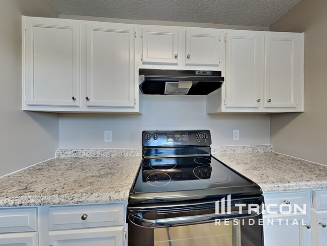 Building Photo - 5119 Daffodil Ln