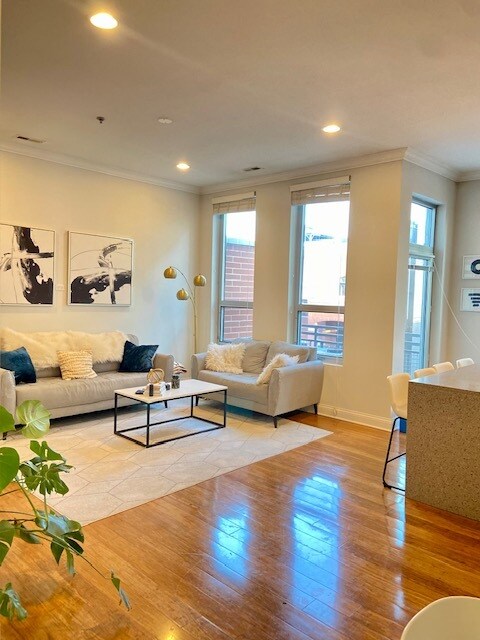 Foto del edificio - 1241 W Jackson Blvd