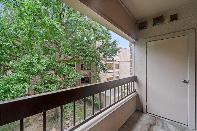 Building Photo - 2209 S Braeswood Blvd
