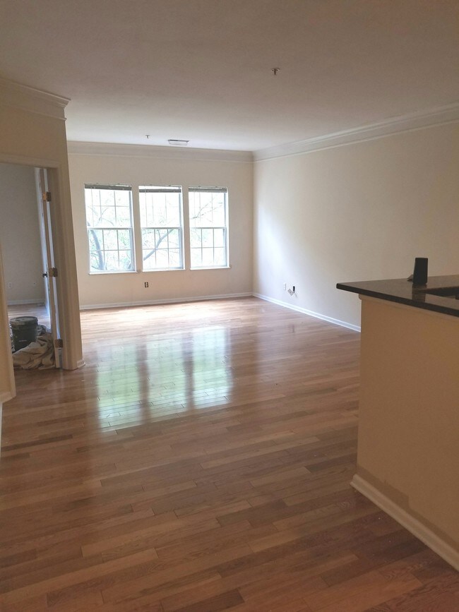 Main Sitting - 6126 Inishmore Ln
