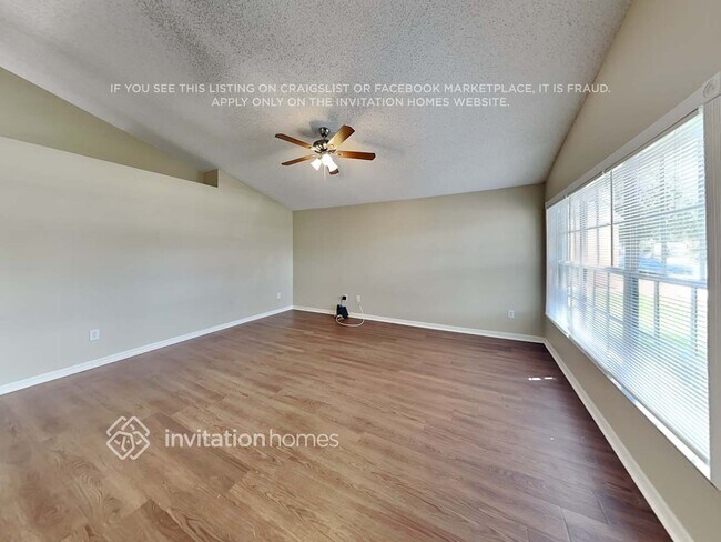 Foto del edificio - 2479 Sagemont Dr
