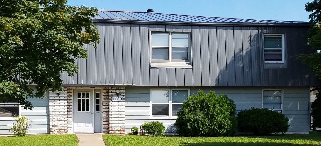 Primary Photo - 1120 W Hamilton Ave