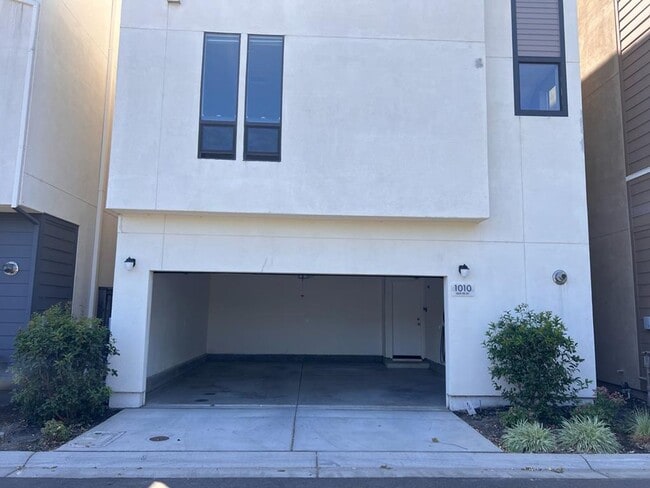Building Photo - 1010 Mudpie Lane