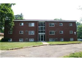 Foto principal - 6360 Revere Ave