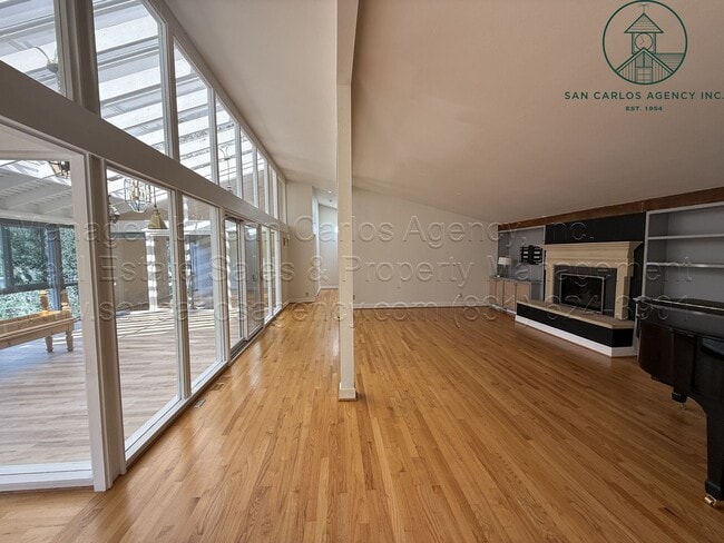 Building Photo - Spacious Five Bedroom Carmel Knolls Home