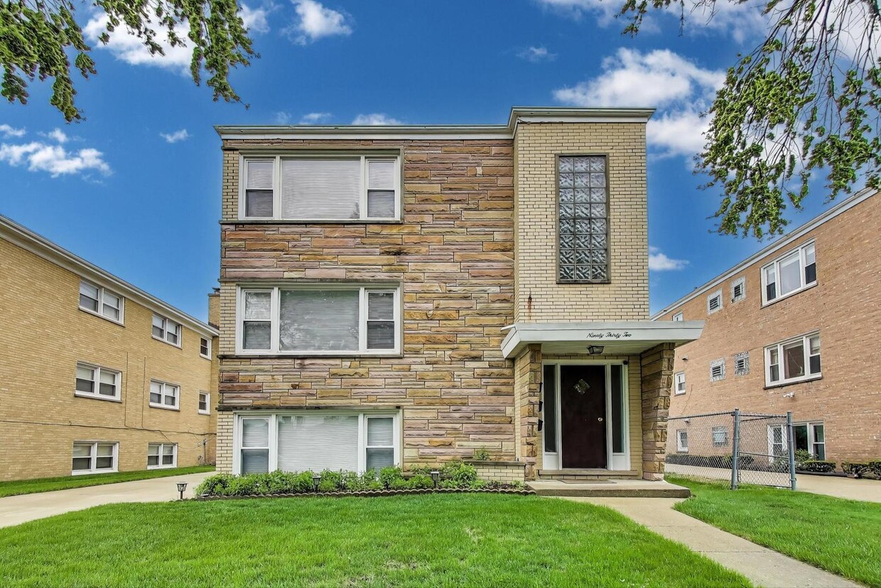 Primary Photo - 9032 N Churchill Cir