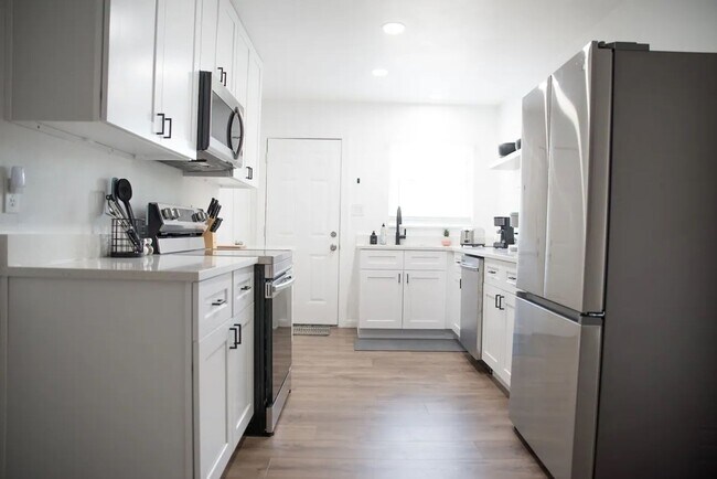 Foto del edificio - Fully Renovated 1x1 in amazing location!