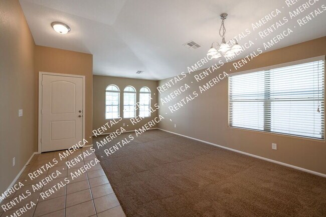 Foto del edificio - 3412 S Luiseno Blvd