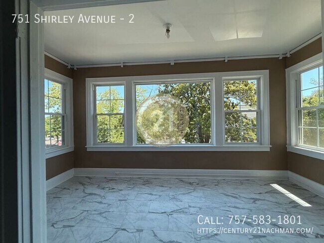 Foto del edificio - 751 Shirley Ave