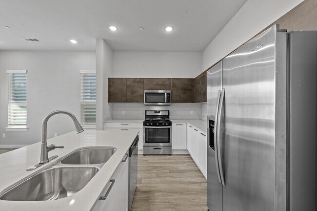 Building Photo - 2362 Freshwater Ln