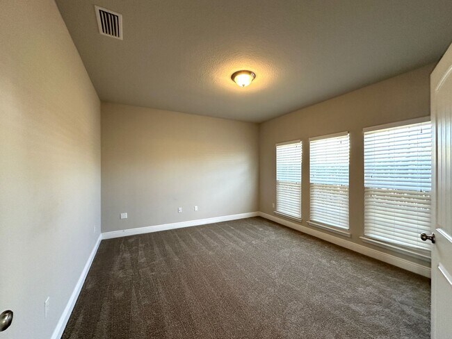 Foto del edificio - Gorgeous & Spacious
