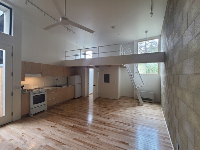 Building Photo - 3691 Reynard Way