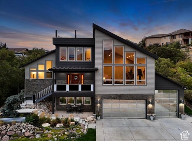 Front at Sunset - 14902 S Saddle Leaf Ct