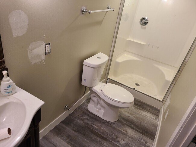 Building Photo - 1804 Southlawn Dr