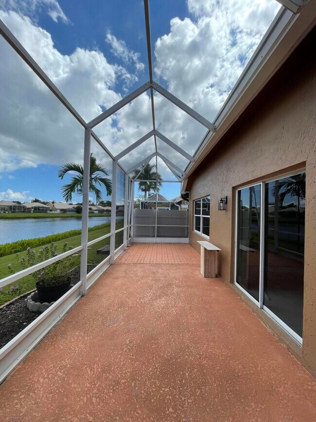 Foto del edificio - 12971 Hampton Lakes Cir
