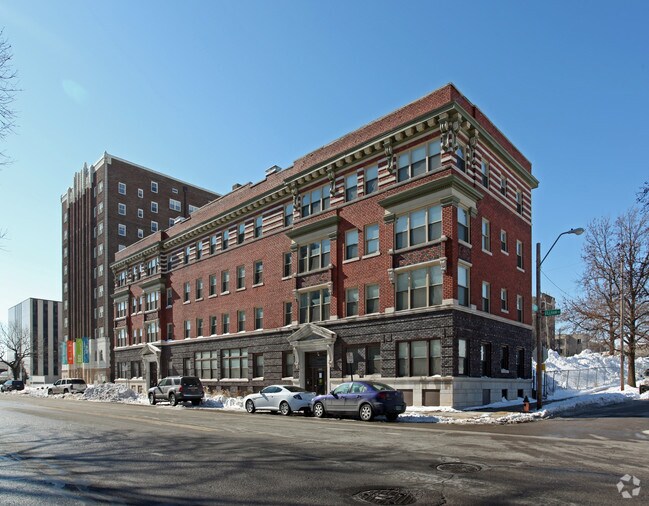 Yankee Hill Apartments Kansas City, MO