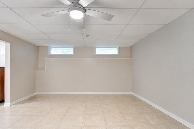 Foto del edificio - Room in House on Smoke Hill Dr NE