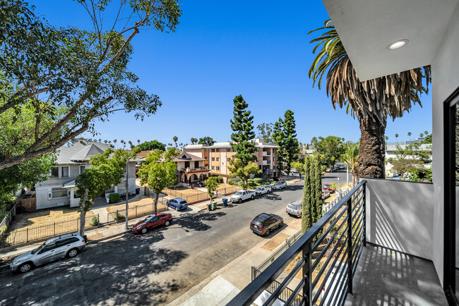 Foto del edificio - 5456 Barton Ave
