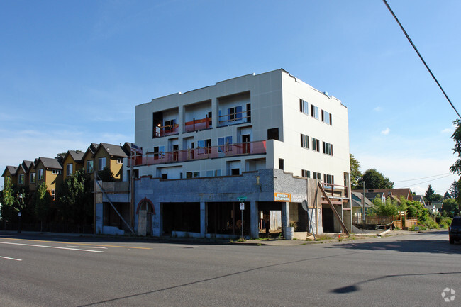 Building Photo - Windows on MLK