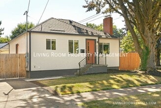 Building Photo - 8034 SE 42nd Ave