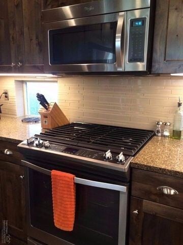 Foto del edificio - Lovely 3 bedroom 2.5 bath, plus Den on main level,  in The Bridges