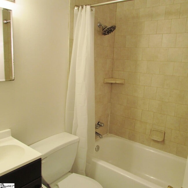 Master Bathroom - 2530 E North St