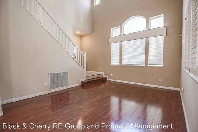 Building Photo - 3 br, 2.5 bath House - 2229 Maple Rose Drive