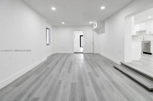 Building Photo - 13885 NW 5th Ave